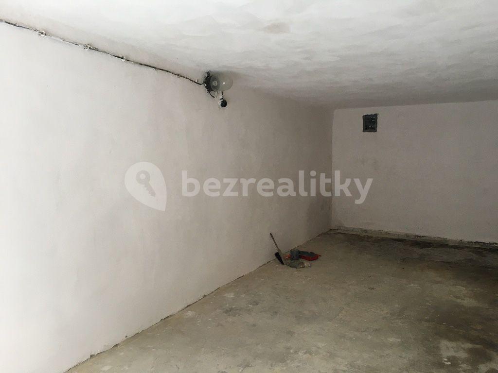 Predaj garáže 22 m², Evropská, Praha, Praha