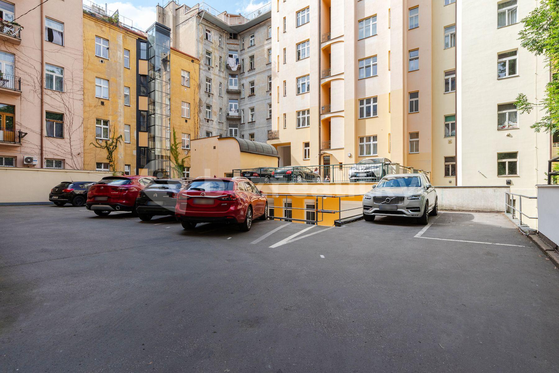 Predaj bytu 3-izbový 77 m², Vinohradská, Praha, Praha