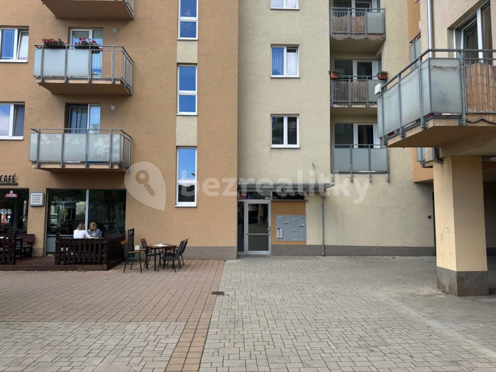 Predaj garáže 27 m², náměstí Přátelství, Praha, Praha