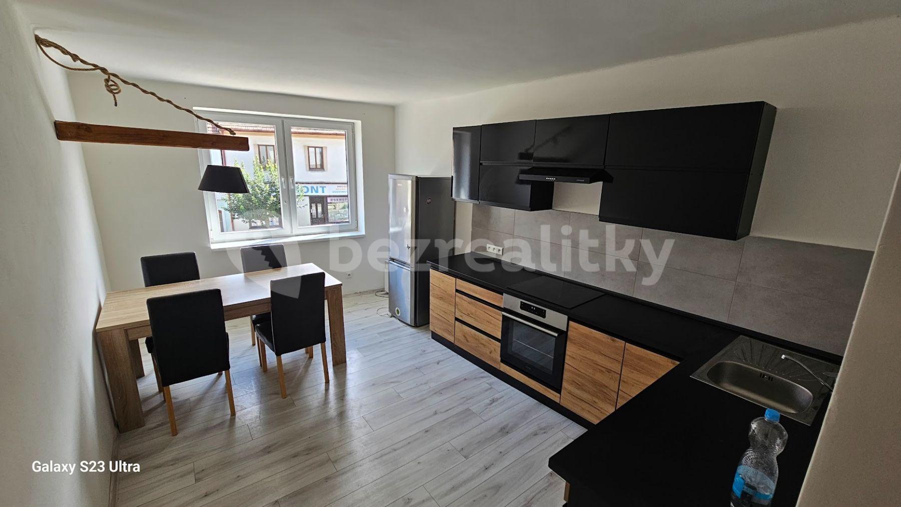 Predaj bytu 3-izbový 84 m², Husovo náměstí, Mladá Vožice, Jihočeský kraj