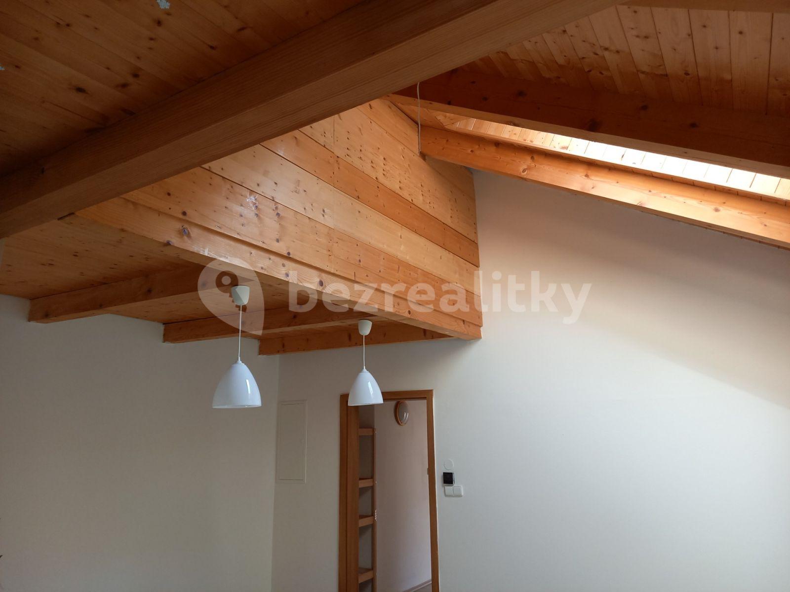 Prenájom bytu 5-izbový 111 m², Do Klecánek, Klecany, Středočeský kraj