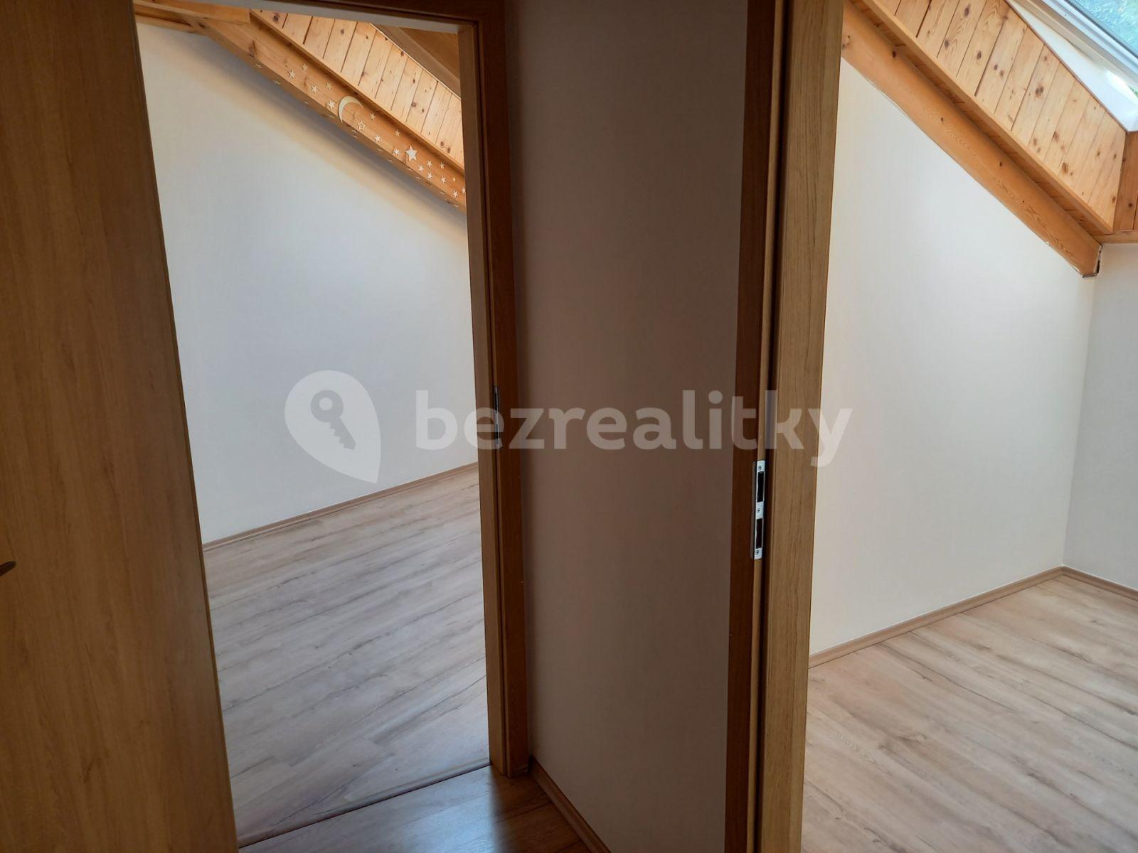 Prenájom bytu 5-izbový 111 m², Do Klecánek, Klecany, Středočeský kraj