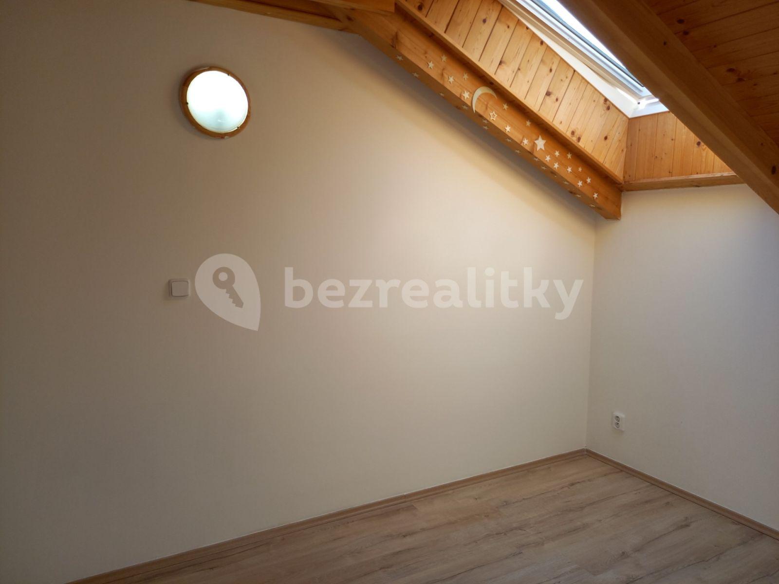 Prenájom bytu 5-izbový 111 m², Do Klecánek, Klecany, Středočeský kraj