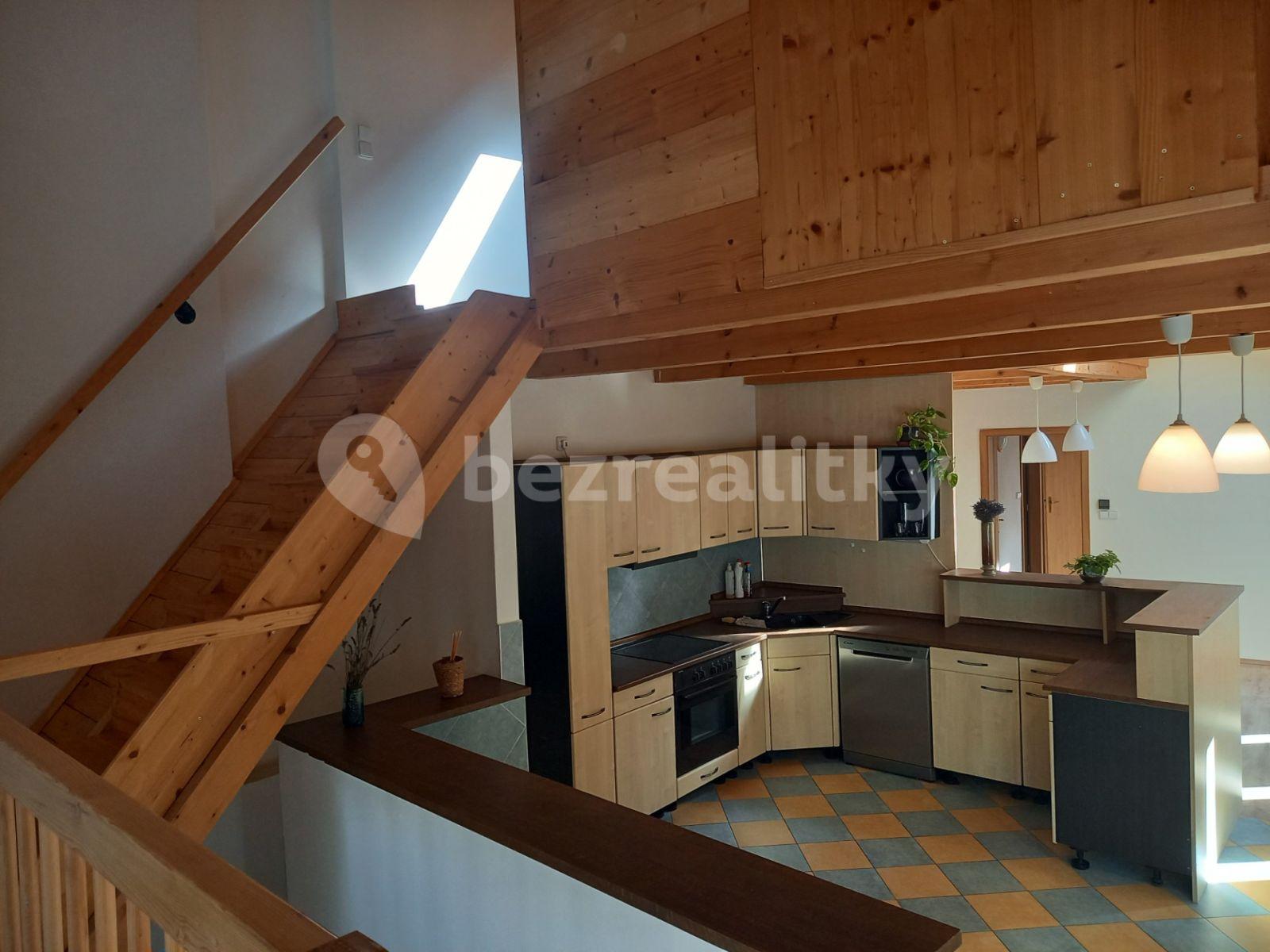 Prenájom bytu 5-izbový 111 m², Do Klecánek, Klecany, Středočeský kraj