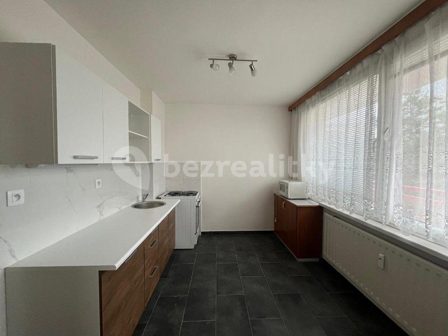 Prenájom bytu 3-izbový 74 m², Brožíkova, Pardubice, Pardubický kraj