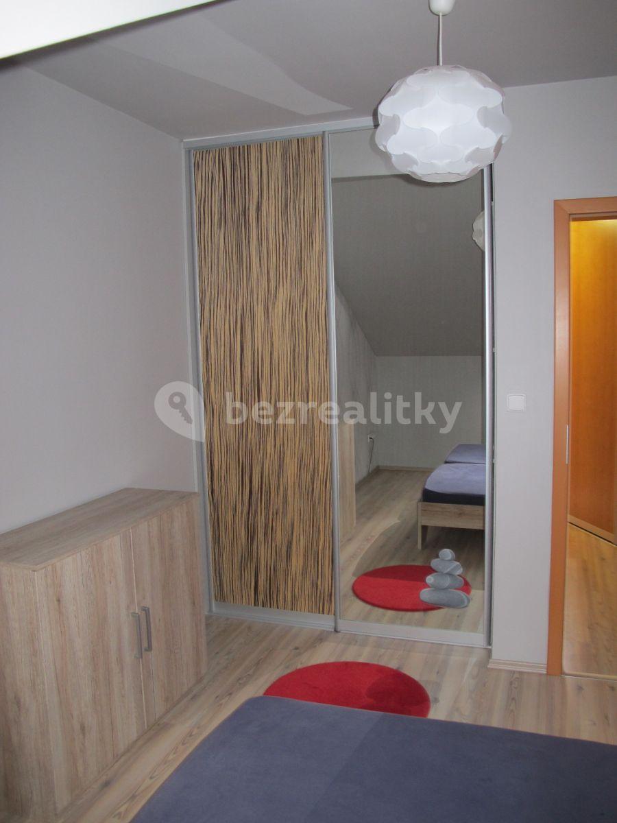 Prenájom bytu 2-izbový 75 m², Spojovací, Sulice, Středočeský kraj