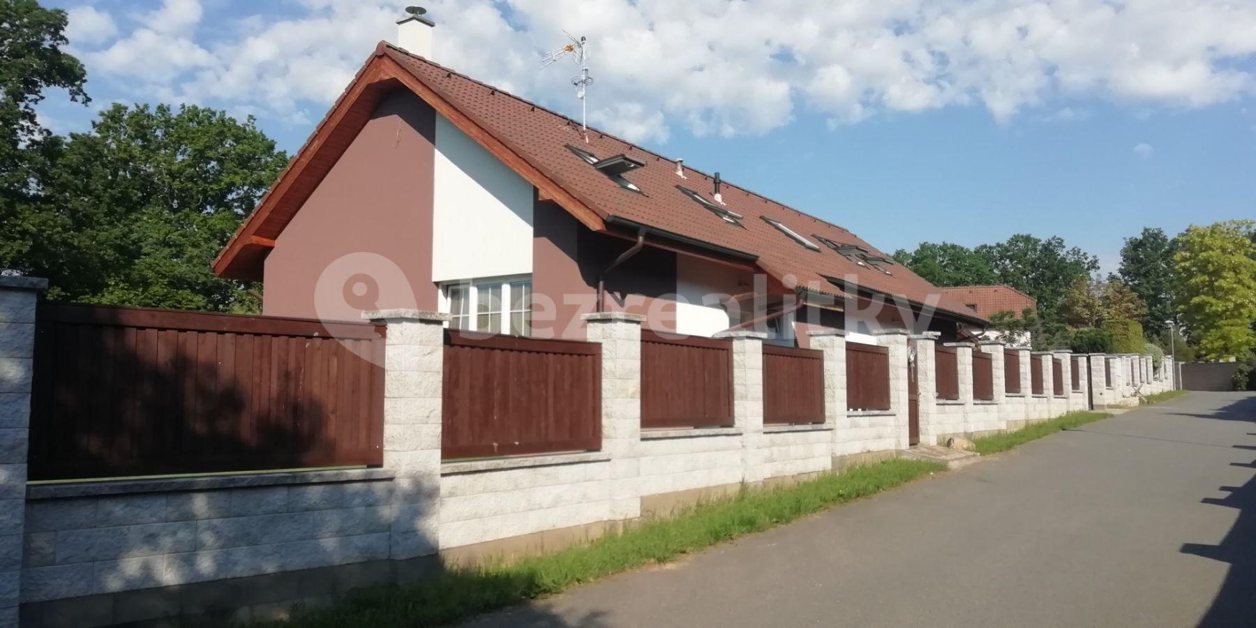 Prenájom domu 300 m², pozemek 1.250 m², Pětihosty, Středočeský kraj