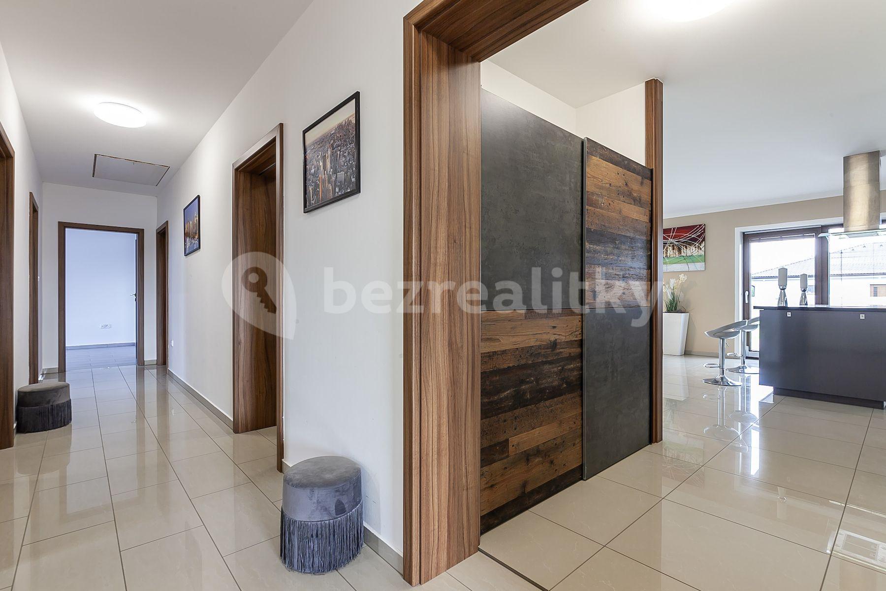 Predaj domu 167 m², pozemek 1.001 m², Zálezlice, Zálezlice, Středočeský kraj