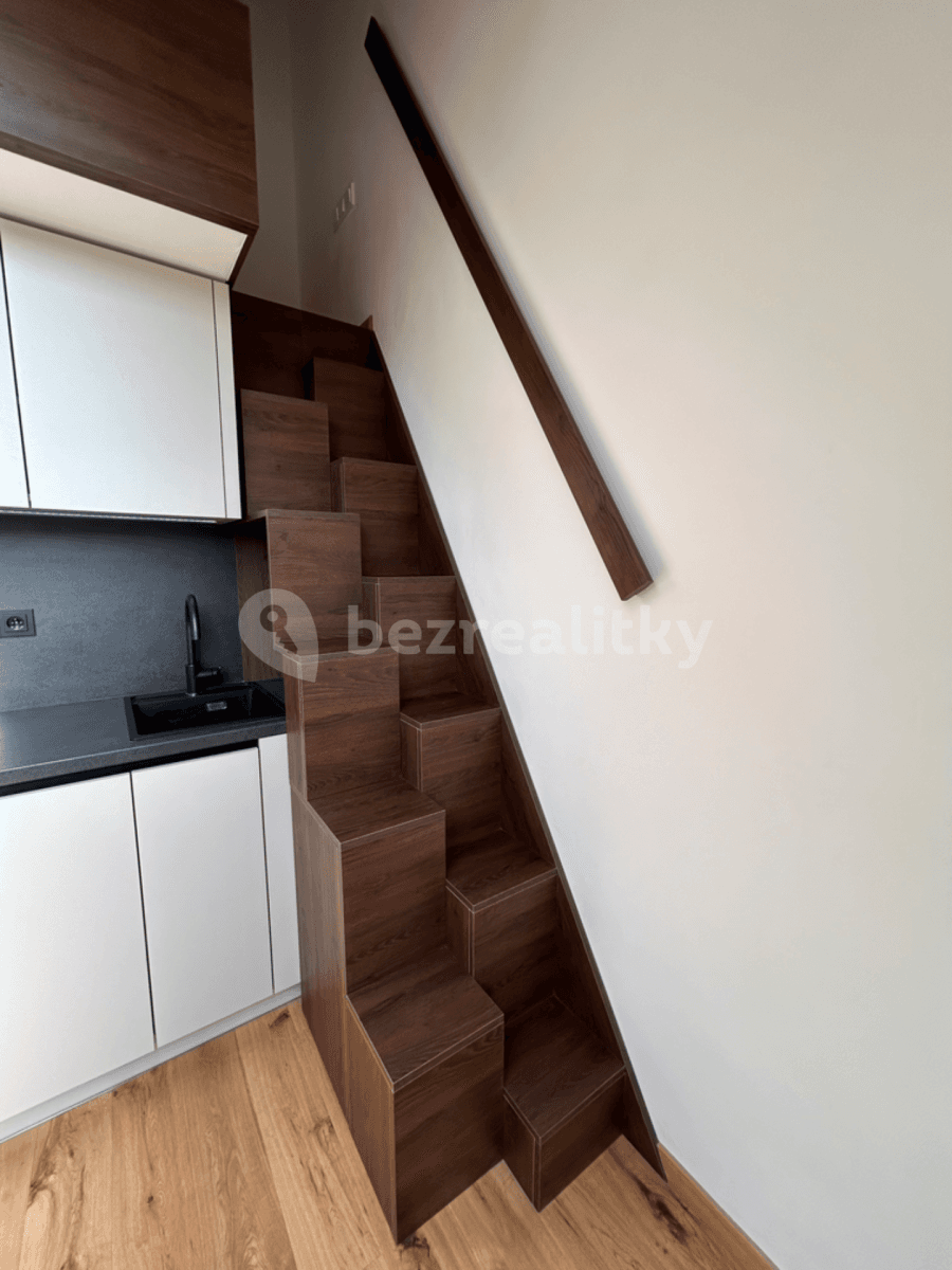 Predaj bytu 1-izbový 28 m², Studentská, Praha, Praha