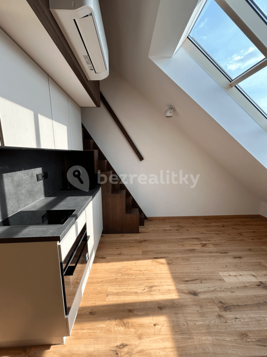 Predaj bytu 1-izbový 28 m², Studentská, Praha, Praha