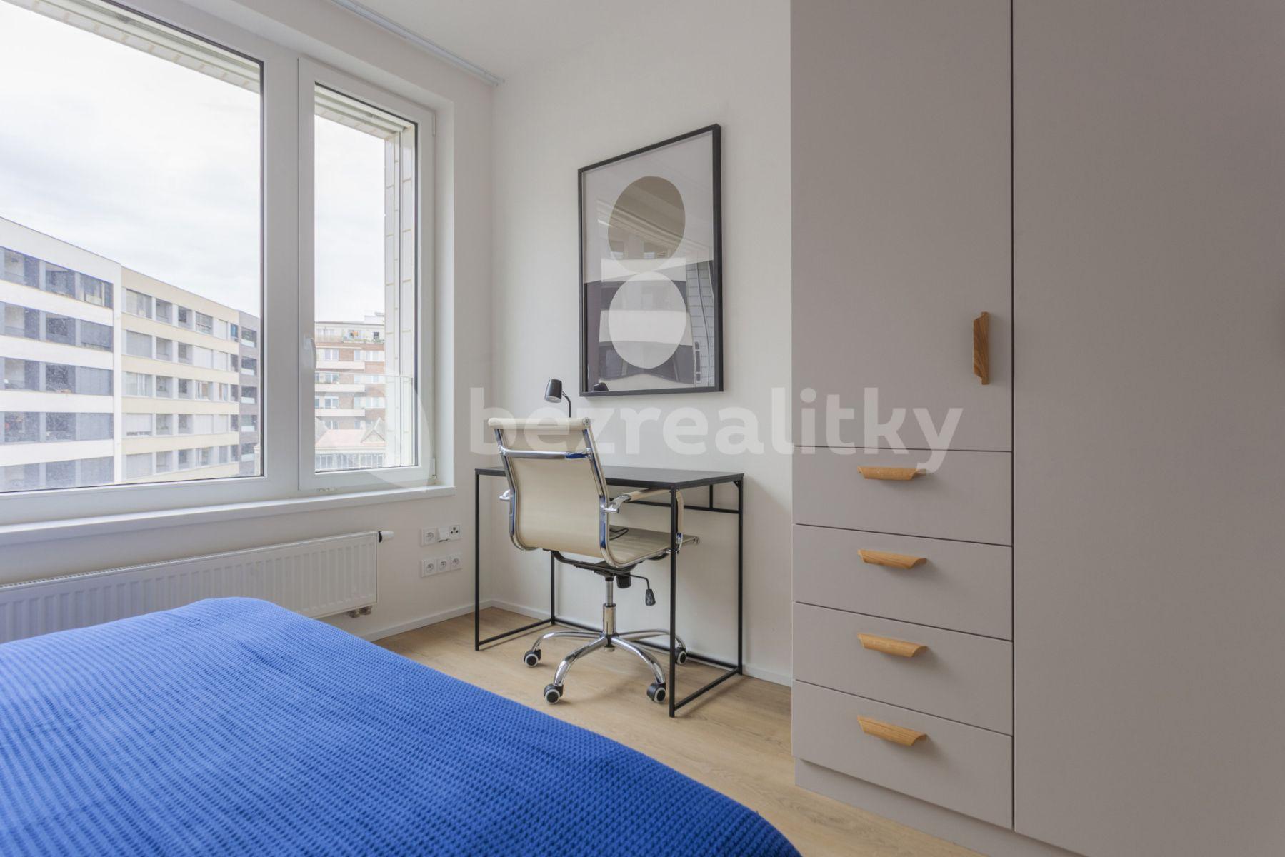 Prenájom bytu 3-izbový 90 m², U Pergamenky, Praha, Praha