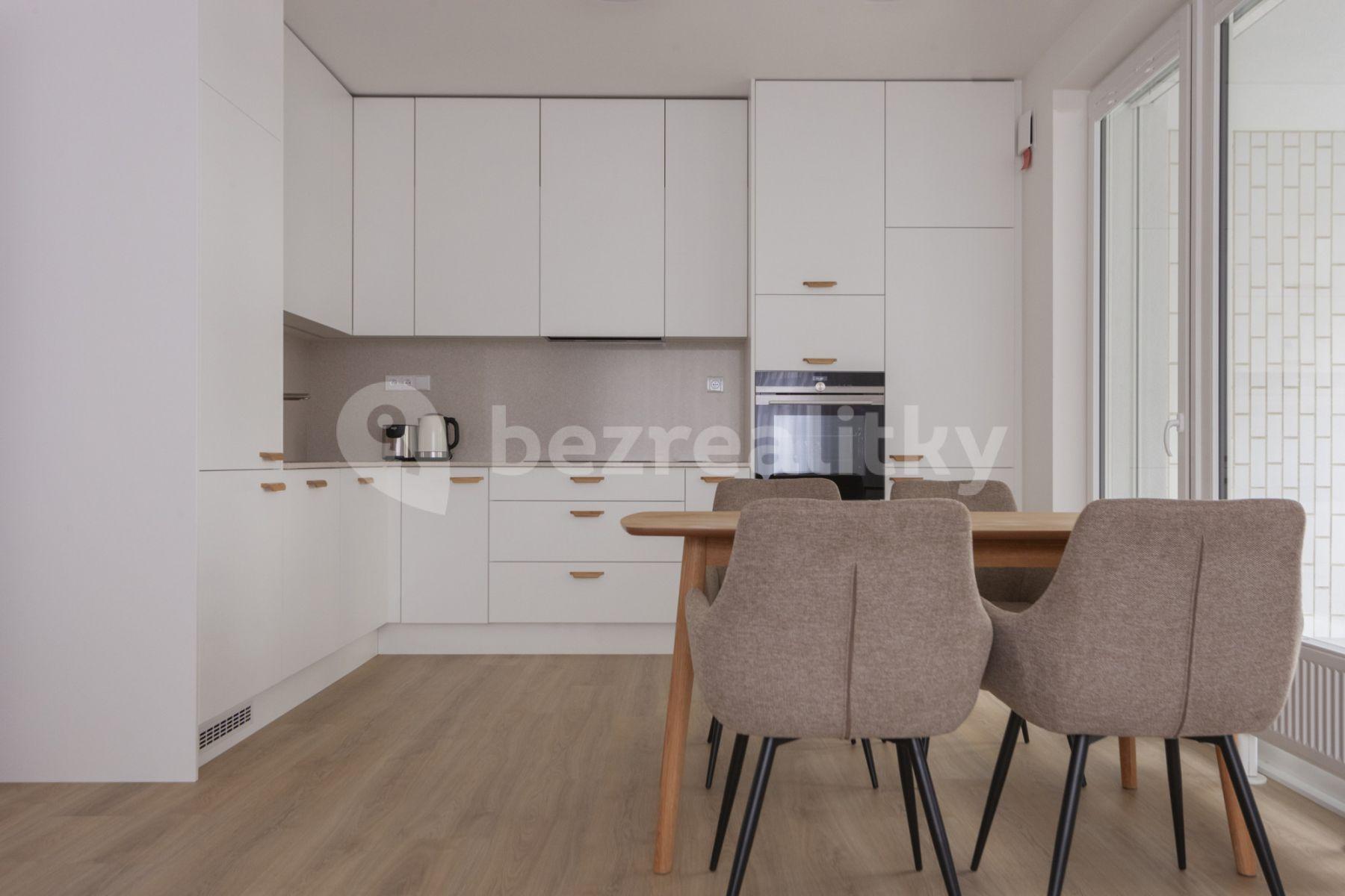 Prenájom bytu 3-izbový 90 m², U Pergamenky, Praha, Praha