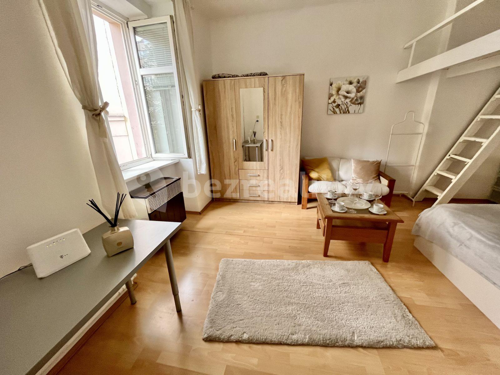 Prenájom bytu 1-izbový 38 m², U Parního mlýna, Praha, Praha