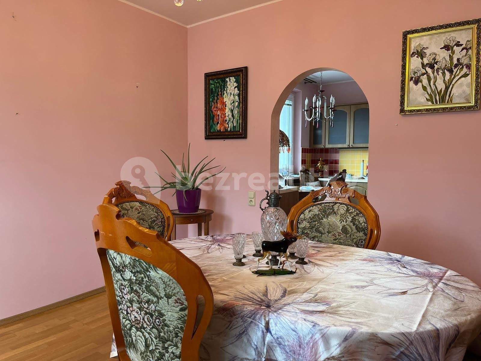 Predaj bytu 4-izbový 80 m², Stará Kysibelská, Karlovy Vary, Karlovarský kraj