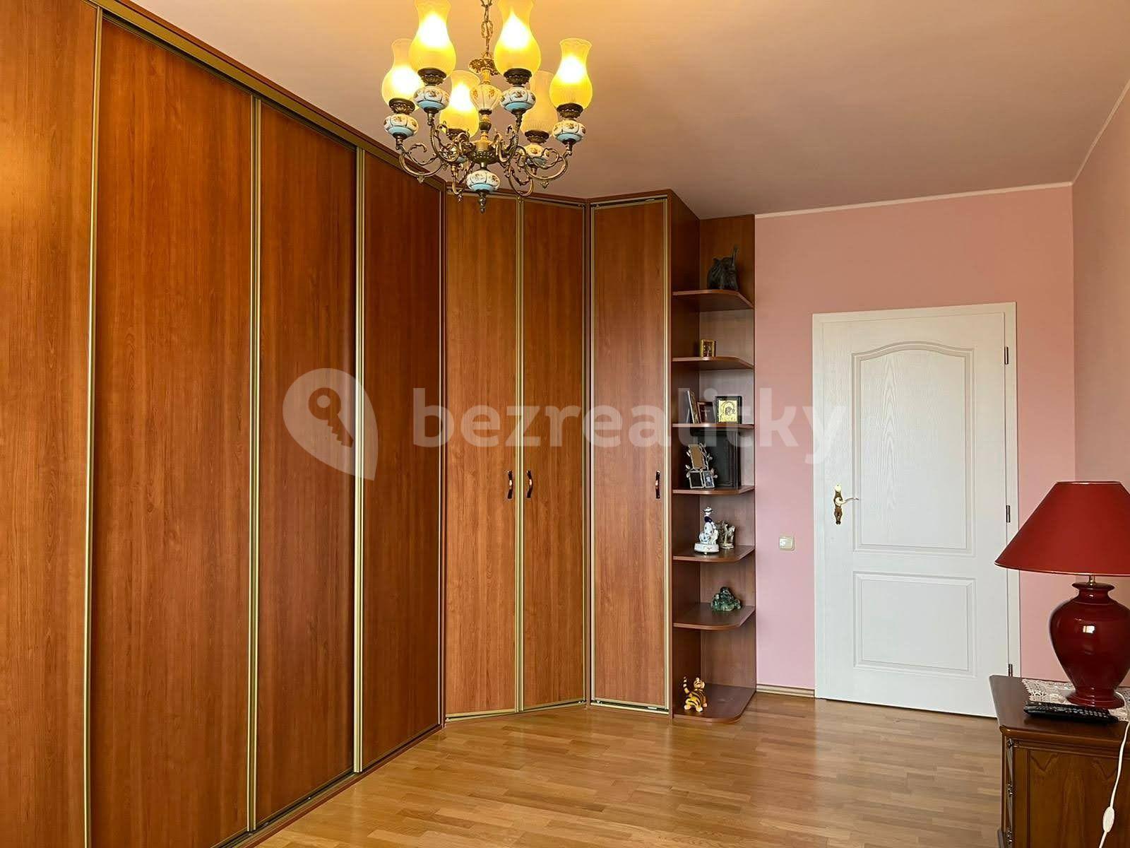 Predaj bytu 4-izbový 80 m², Stará Kysibelská, Karlovy Vary, Karlovarský kraj