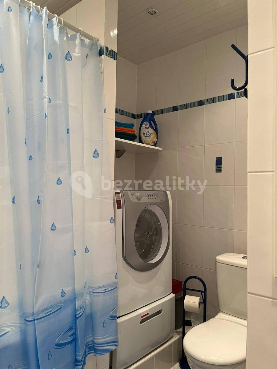 Predaj bytu 4-izbový 80 m², Stará Kysibelská, Karlovy Vary, Karlovarský kraj