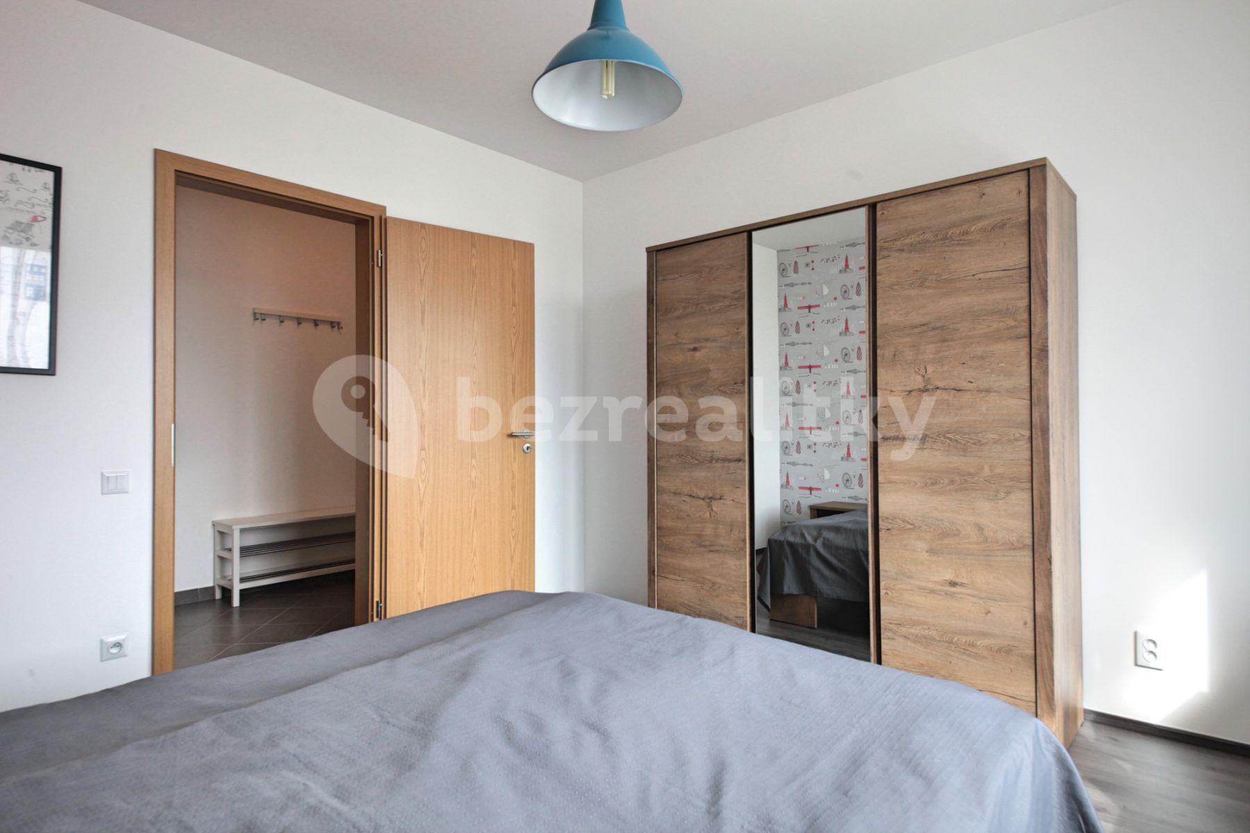 Prenájom bytu 3-izbový 85 m², Olgy Havlové, Praha, Praha