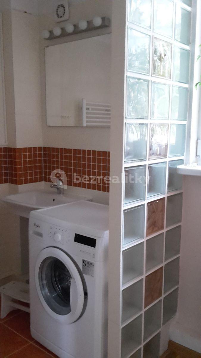 Predaj bytu 1-izbový 39 m², Komárnická, Ružinov, Bratislavský kraj