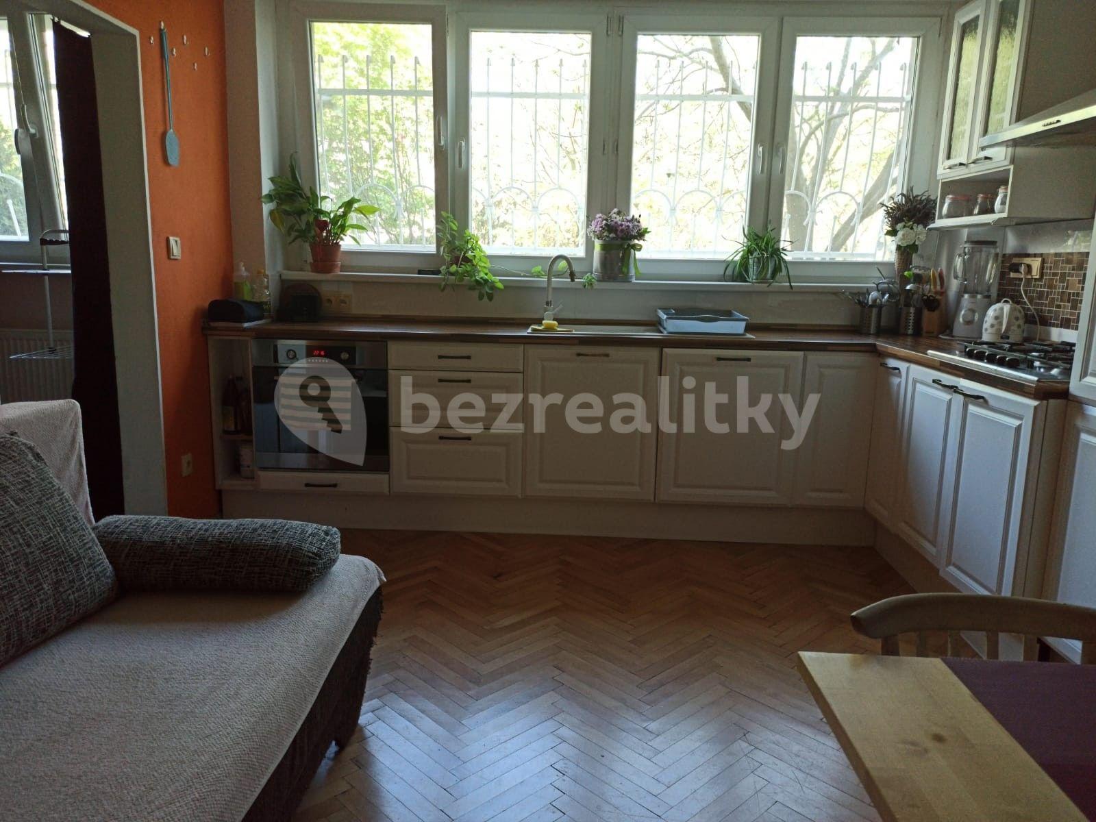 Predaj bytu 1-izbový 39 m², Komárnická, Ružinov, Bratislavský kraj