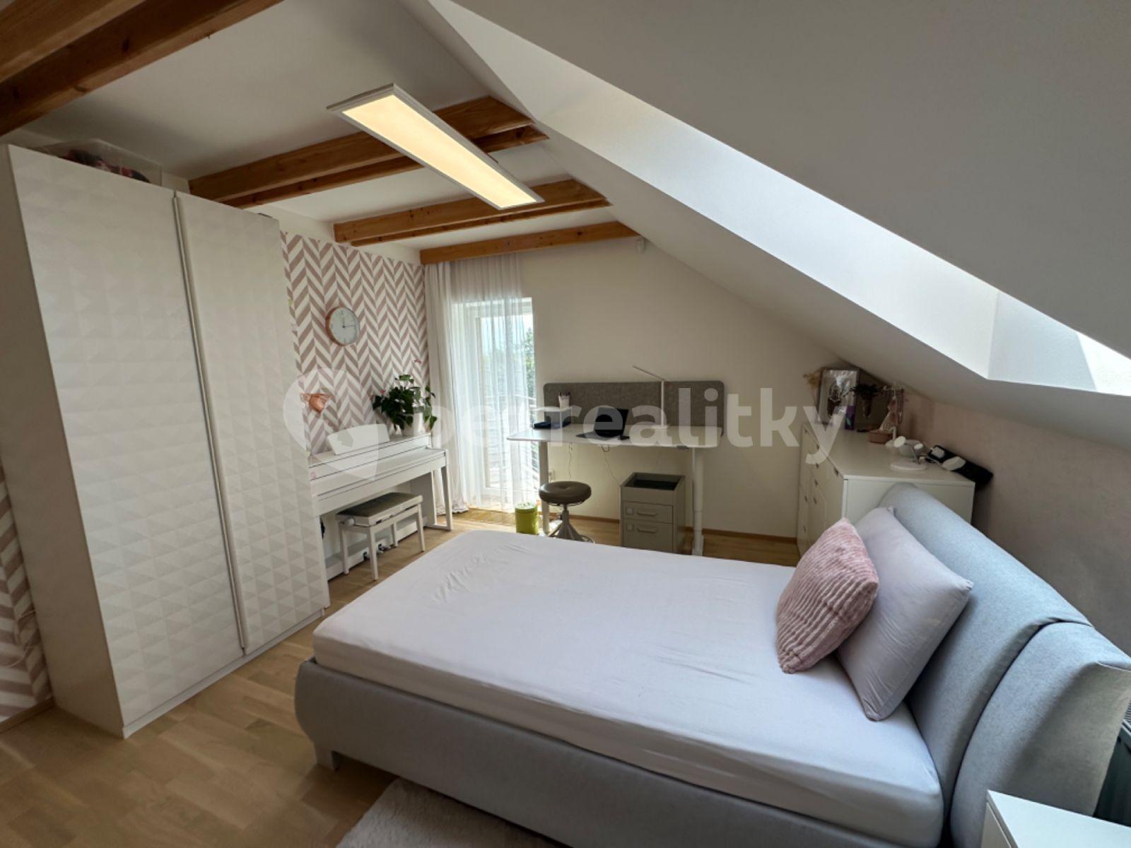 Predaj domu 210 m², pozemek 802 m², Kutnauerova, Hostivice, Středočeský kraj