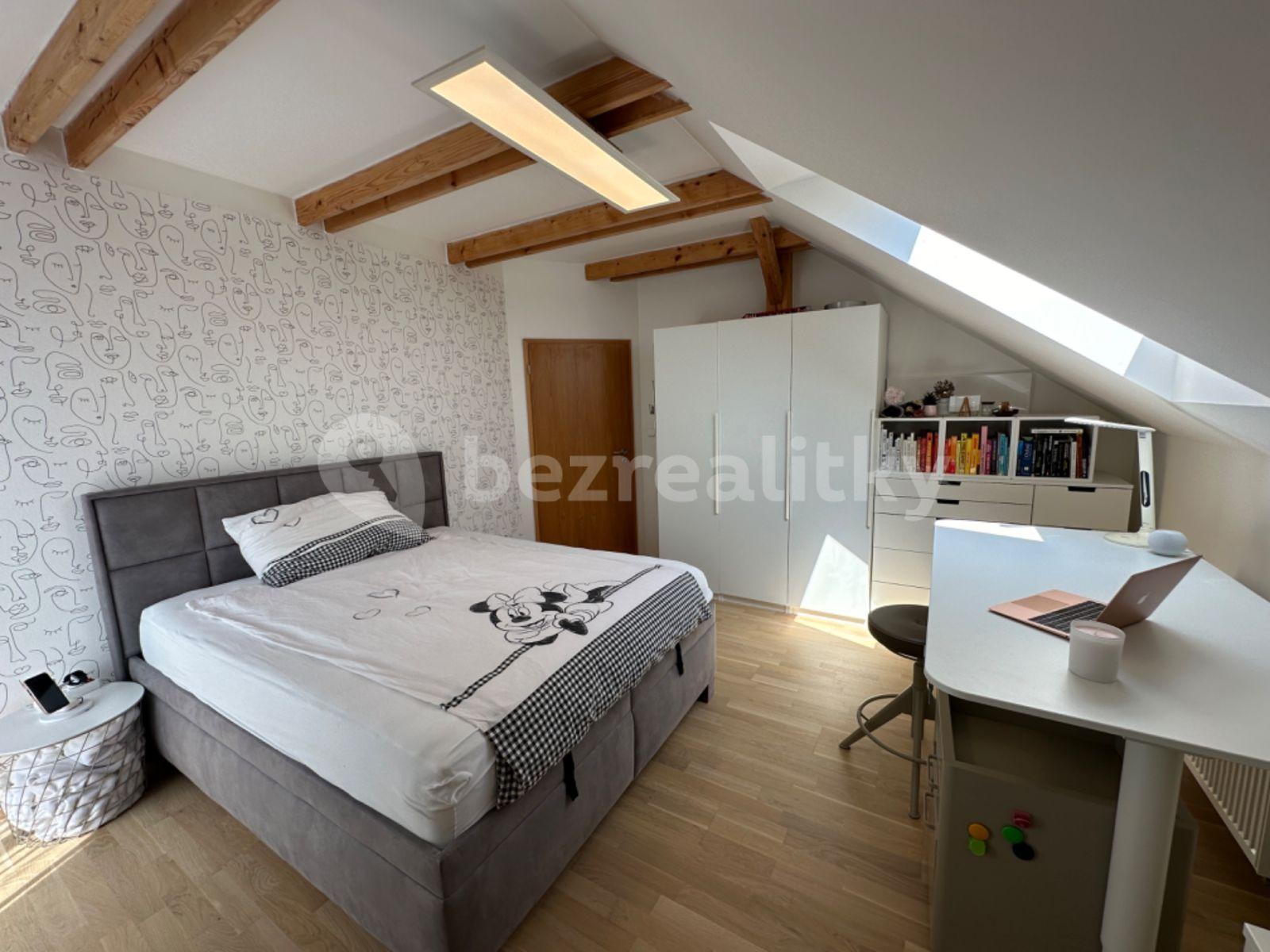 Predaj domu 210 m², pozemek 802 m², Kutnauerova, Hostivice, Středočeský kraj