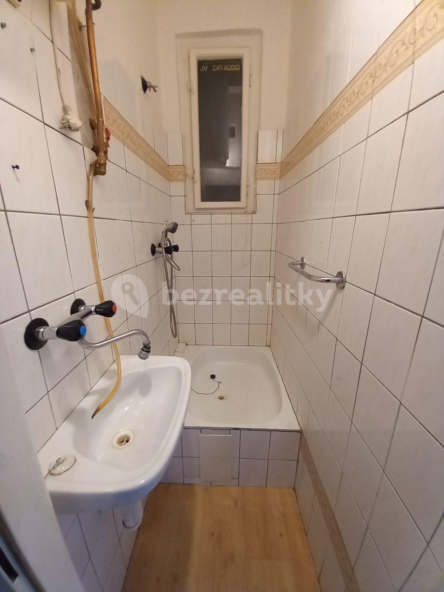 Prenájom bytu 1-izbový 29 m², Hartigova, Praha, Praha