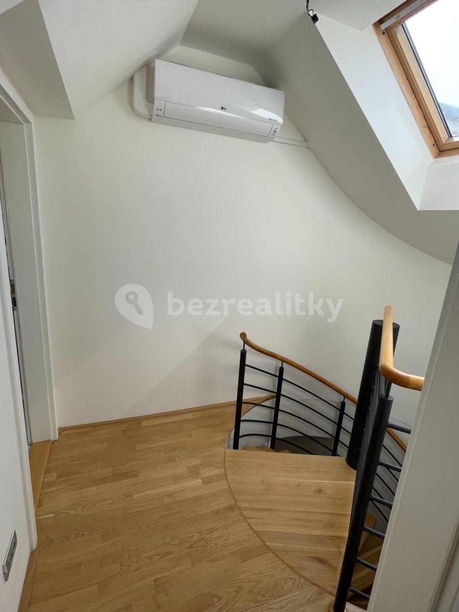 Prenájom bytu 2-izbový 74 m², Sádky, Praha, Praha