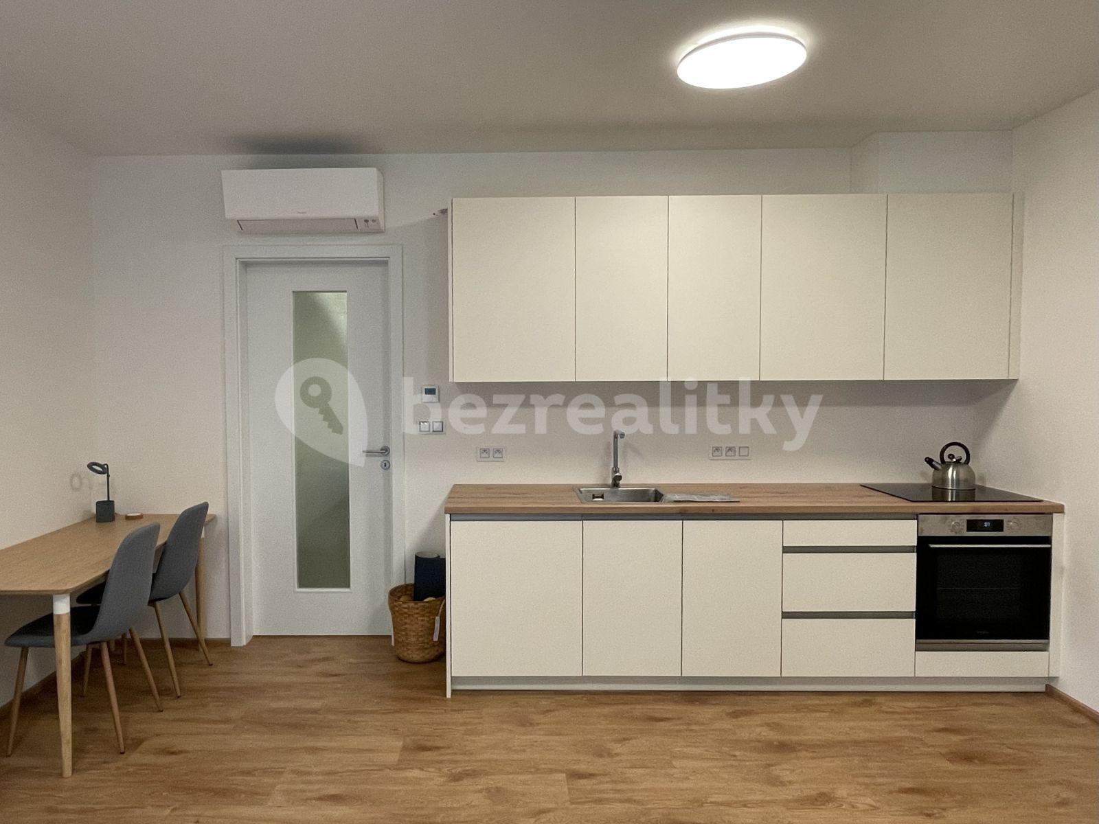 Prenájom bytu 1-izbový 33 m², Lučištníků, Praha, Praha