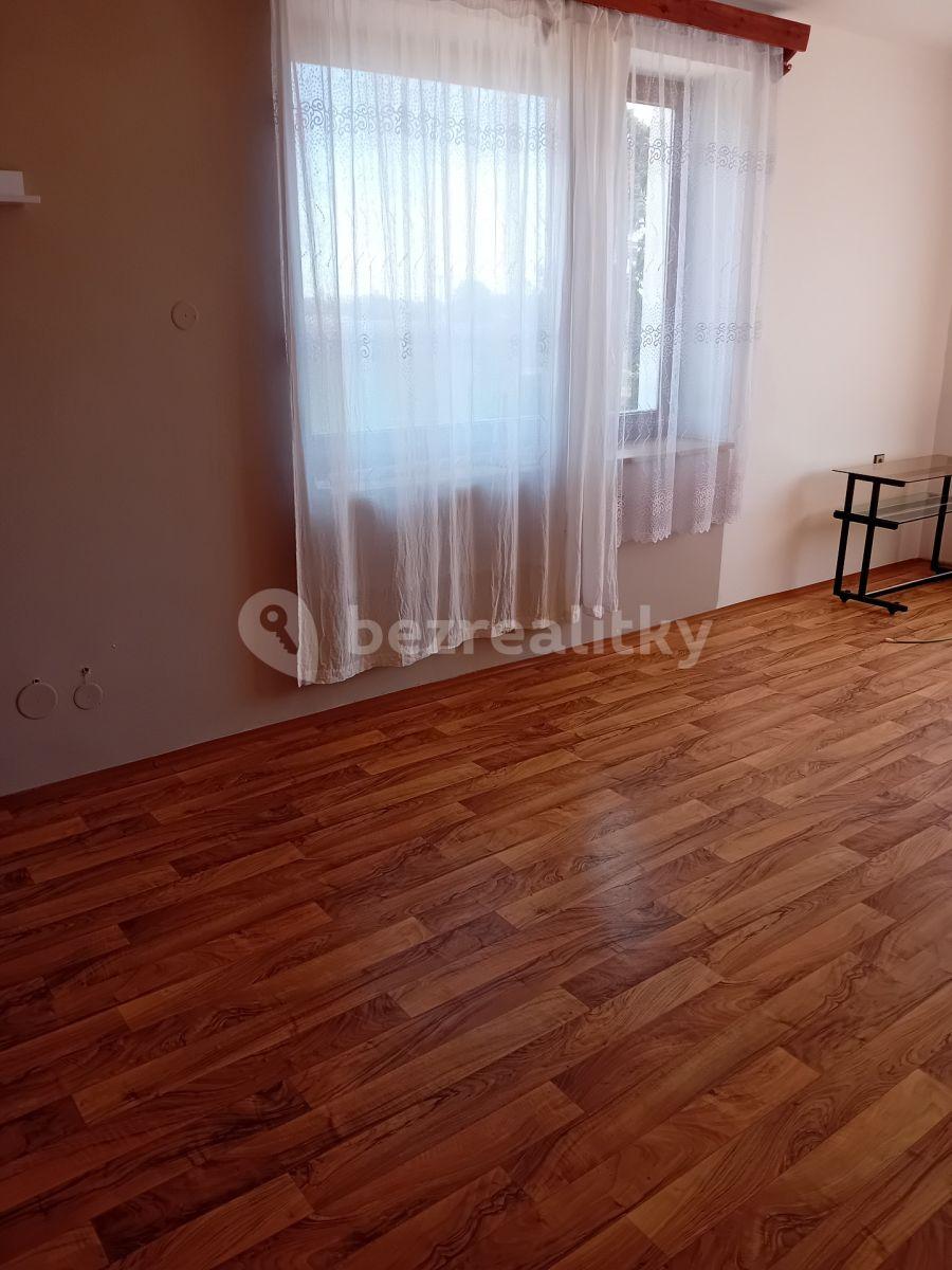 Prenájom bytu 1-izbový 45 m², Velimská, Sokoleč, Středočeský kraj