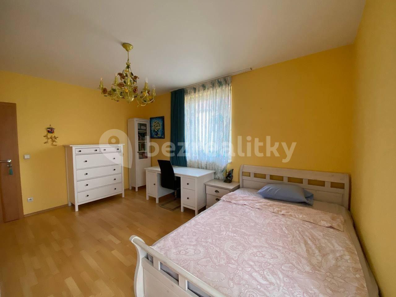 Predaj domu 156 m², pozemek 613 m², Pod Školou, Líbeznice, Středočeský kraj