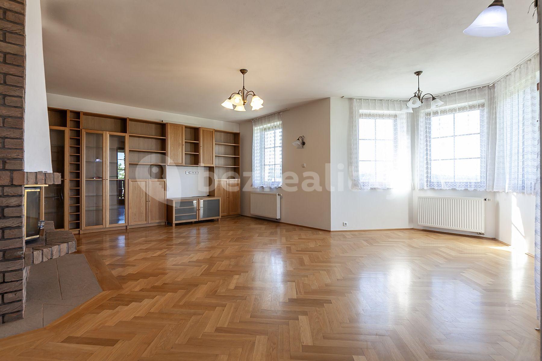 Predaj domu 350 m², pozemek 2.058 m², K Severu, Petrov, Středočeský kraj