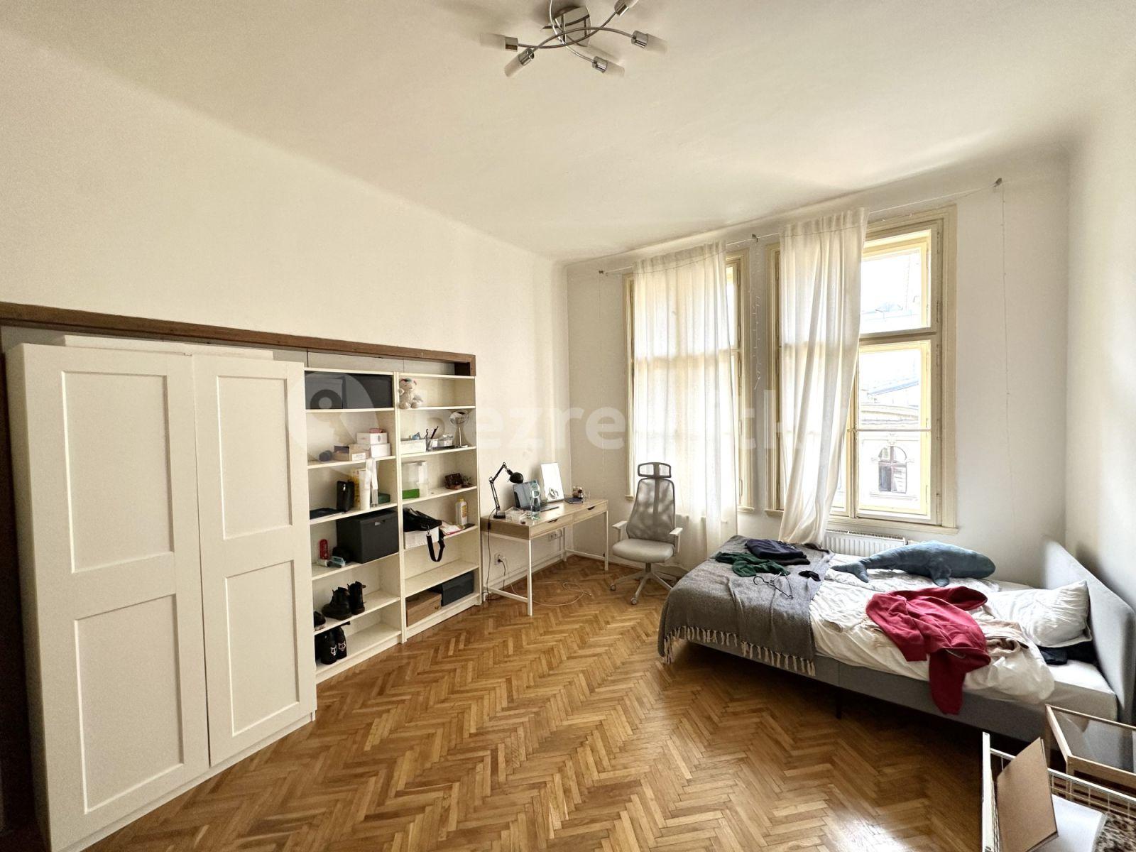 Prenájom bytu 1-izbový 96 m², Křižíkova, Praha, Praha