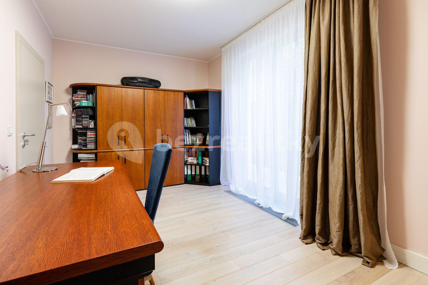 Predaj bytu 4-izbový 112 m², Mezilehlá, Praha, Praha