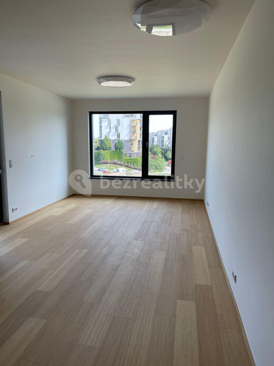 Prenájom bytu 3-izbový 87 m², V Třešňovce, Praha, Praha