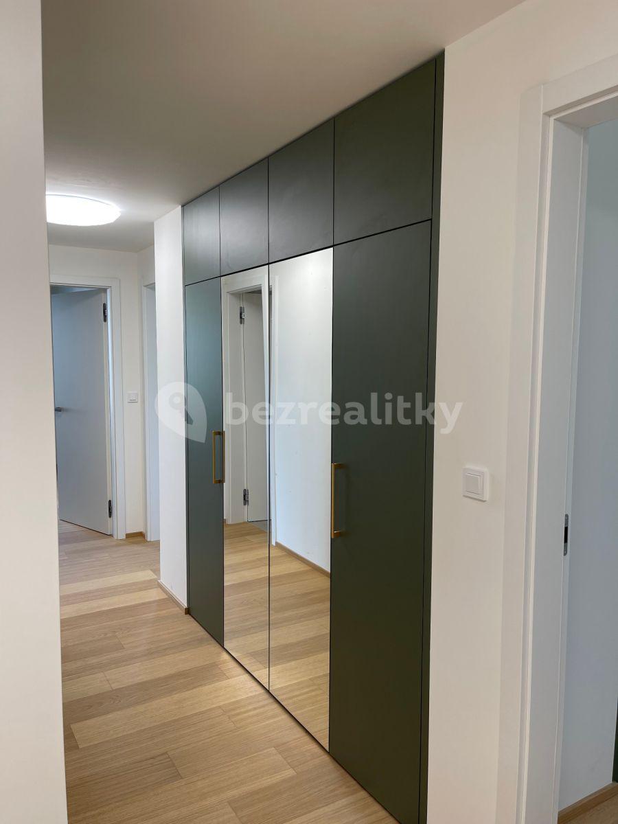 Prenájom bytu 3-izbový 87 m², V Třešňovce, Praha, Praha