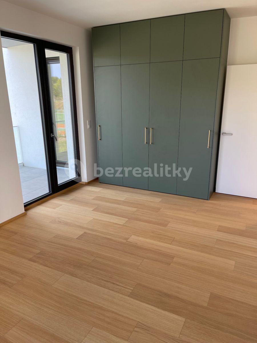 Prenájom bytu 3-izbový 87 m², V Třešňovce, Praha, Praha