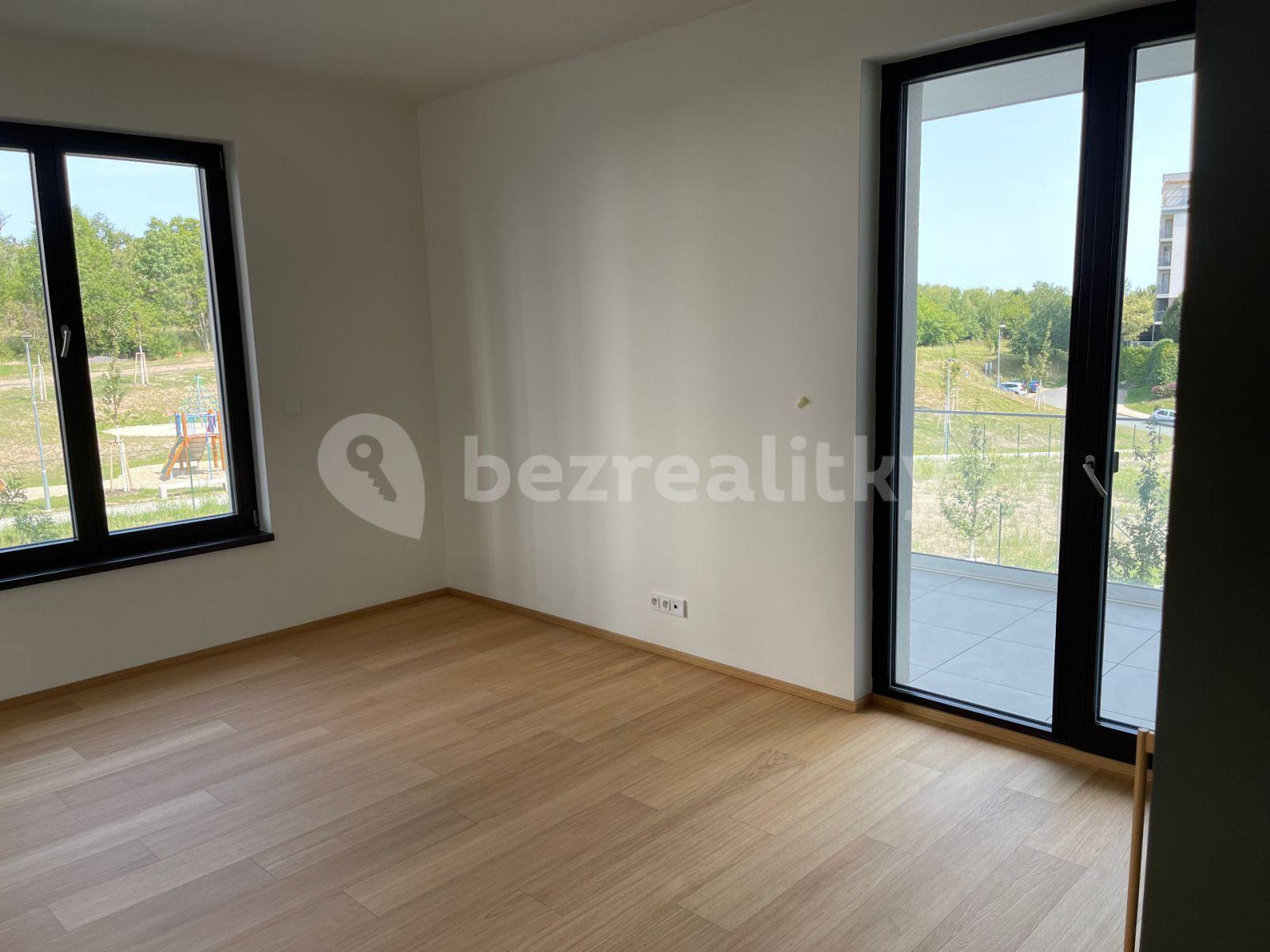 Prenájom bytu 3-izbový 87 m², V Třešňovce, Praha, Praha