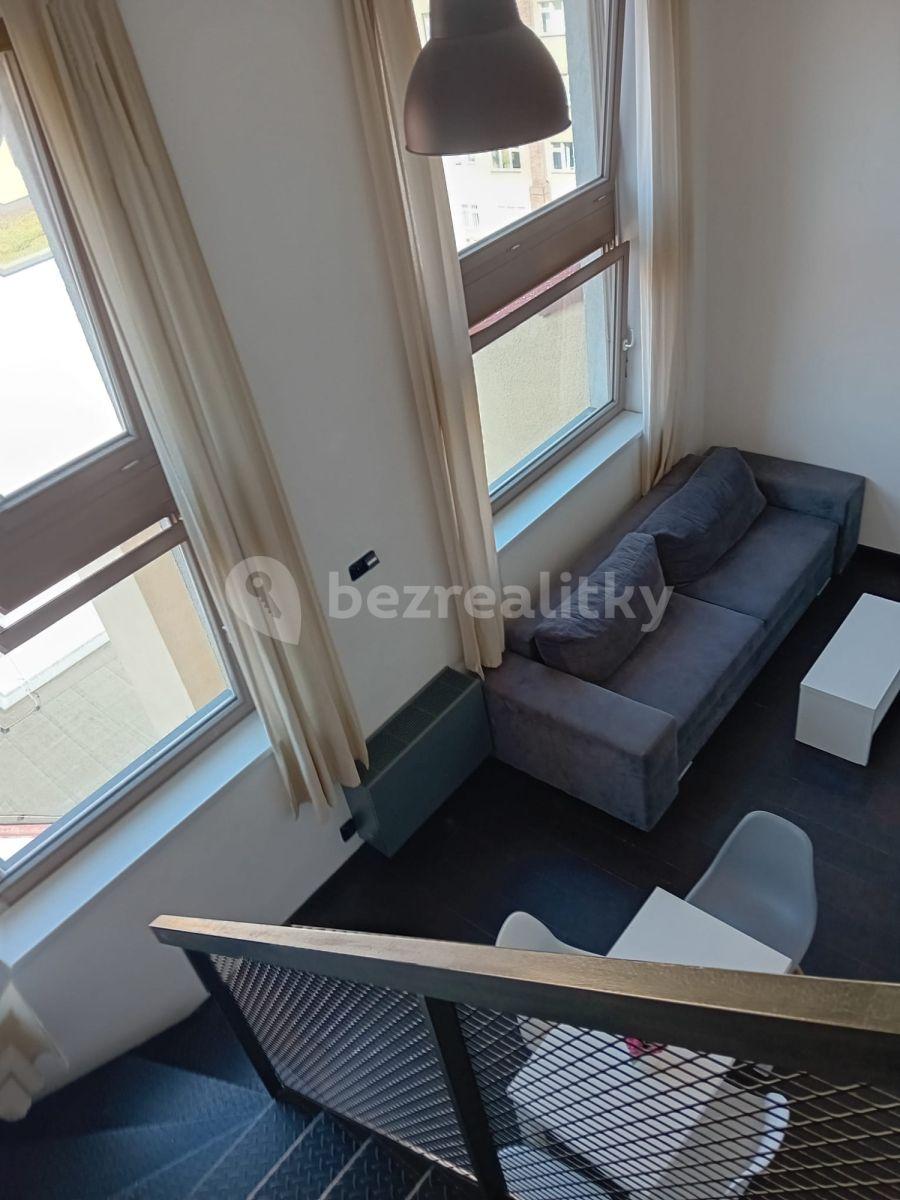 Prenájom bytu 1-izbový 62 m², Křižíkova a, Praha, Praha