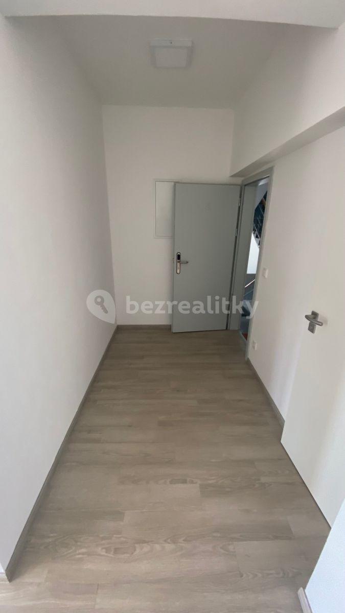 Prenájom bytu 2-izbový 59 m², Hronovská, Rtyně v Podkrkonoší, Královéhradecký kraj