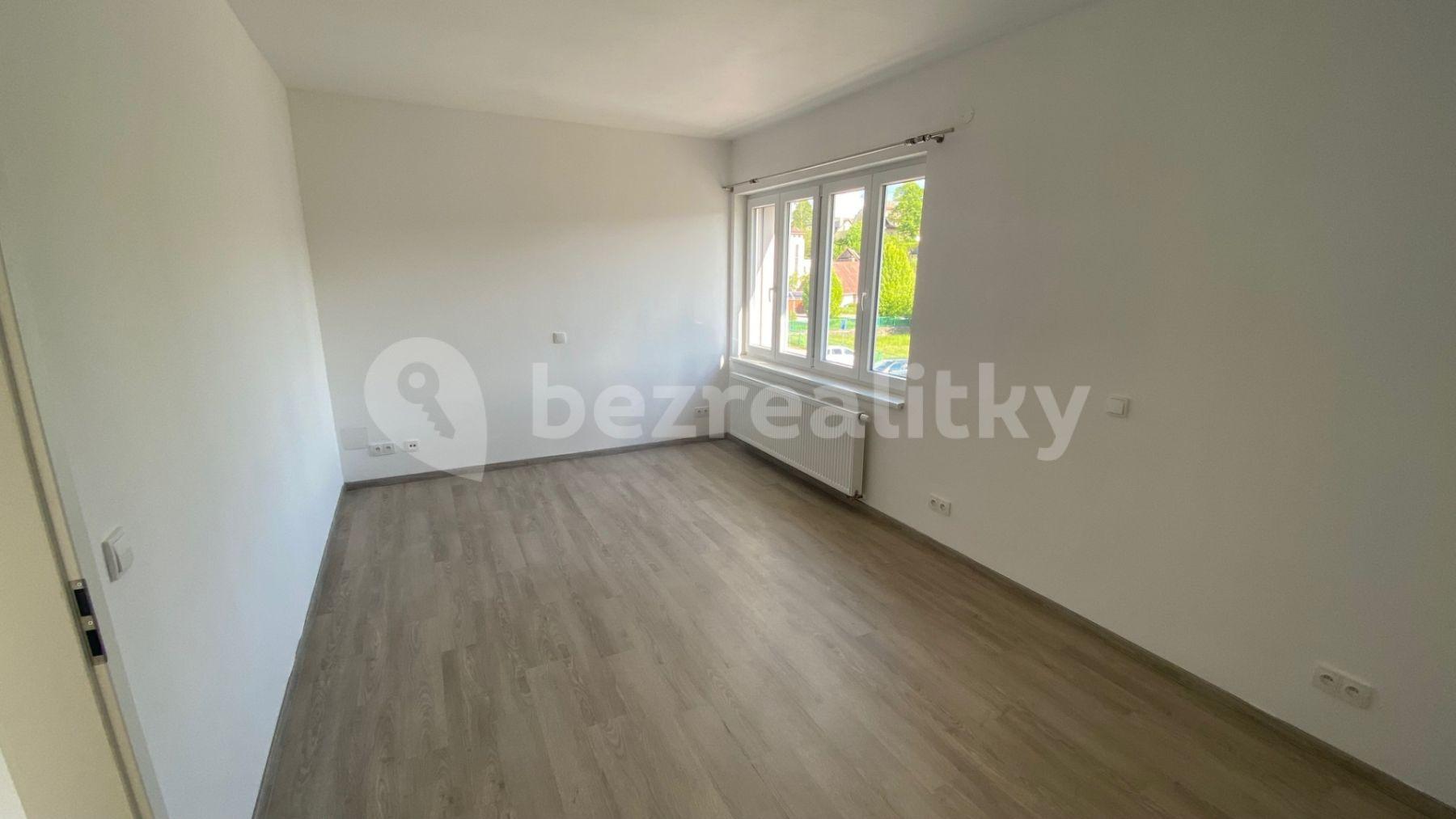 Prenájom bytu 2-izbový 59 m², Hronovská, Rtyně v Podkrkonoší, Královéhradecký kraj