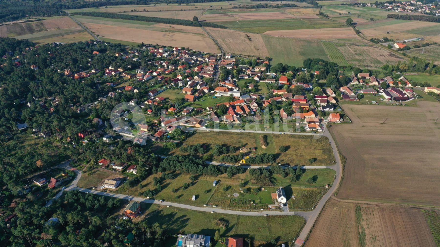 Predaj pozemku 860 m², Lhota, Středočeský kraj