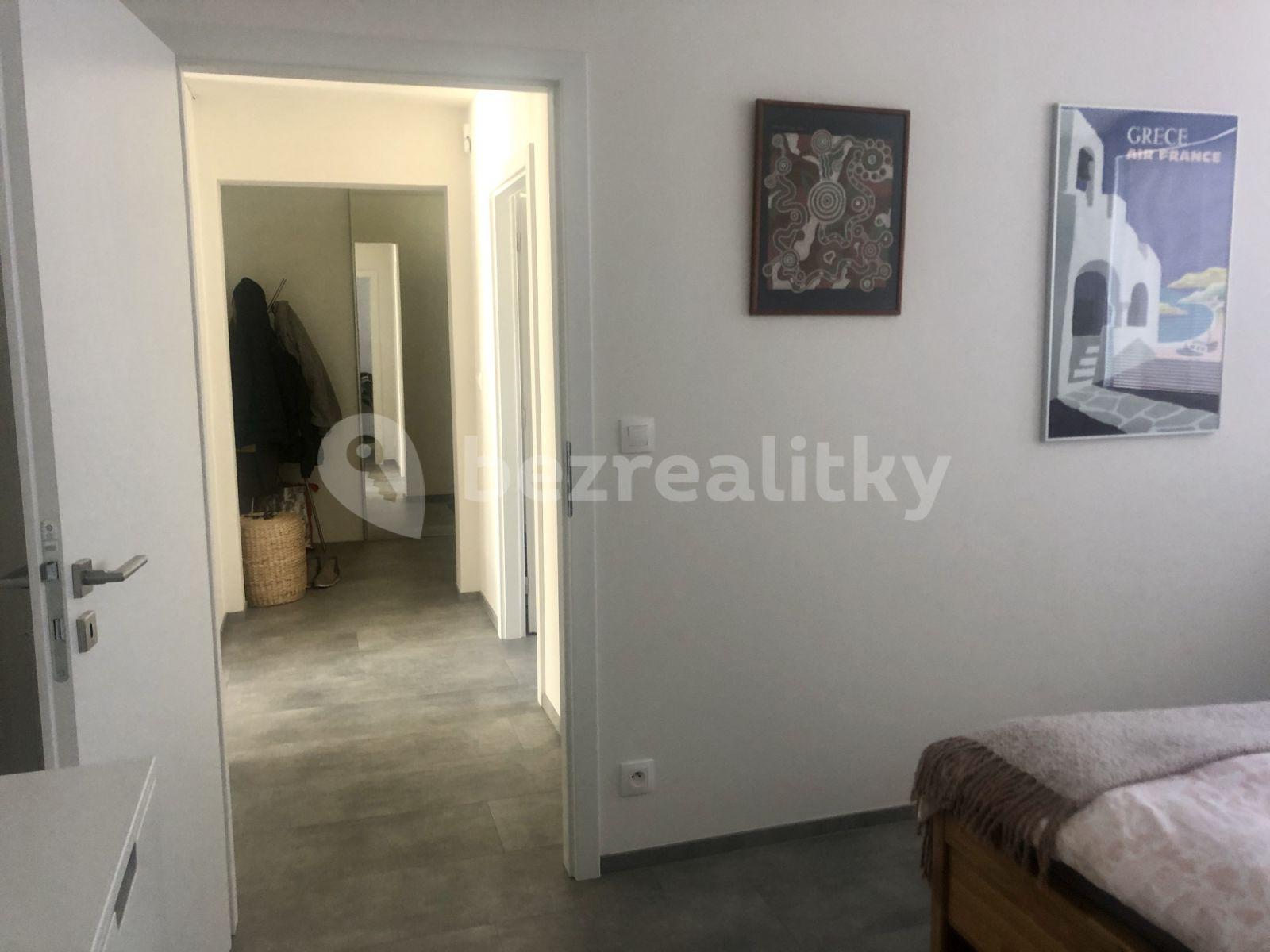 Prenájom bytu 3-izbový 88 m², Weberova, Praha, Praha