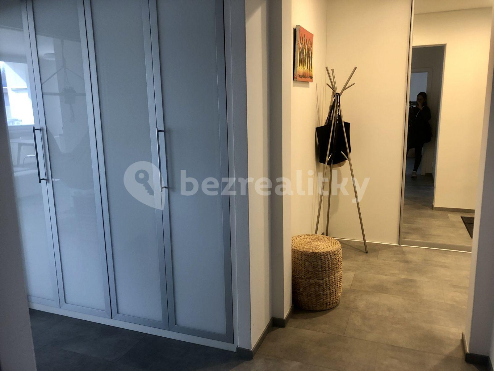 Prenájom bytu 3-izbový 88 m², Weberova, Praha, Praha