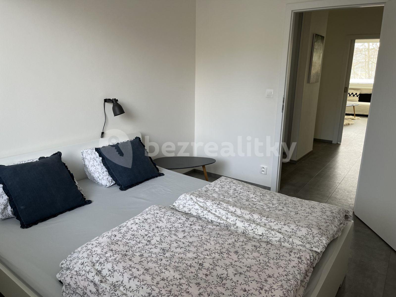 Prenájom bytu 3-izbový 88 m², Weberova, Praha, Praha