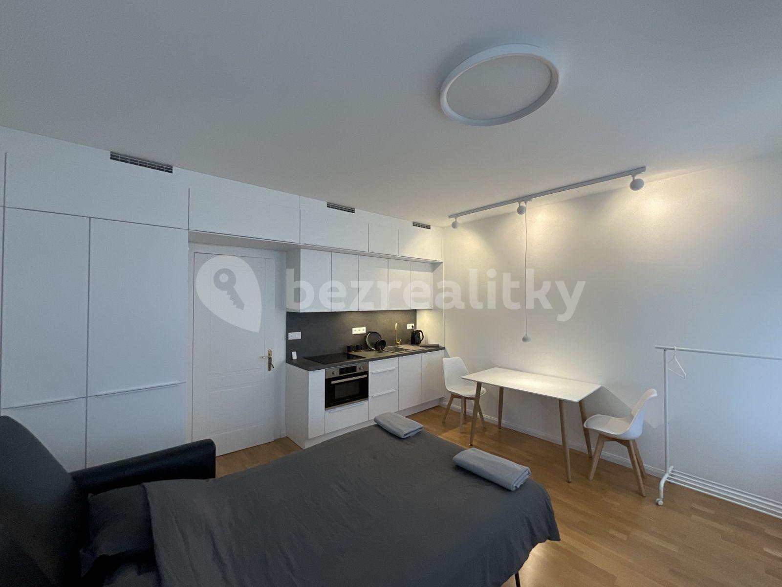 Prenájom bytu 1-izbový 27 m², Rubešova, Praha, Praha