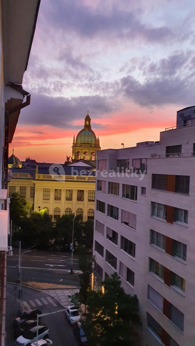 Prenájom bytu 1-izbový 27 m², Rubešova, Praha, Praha