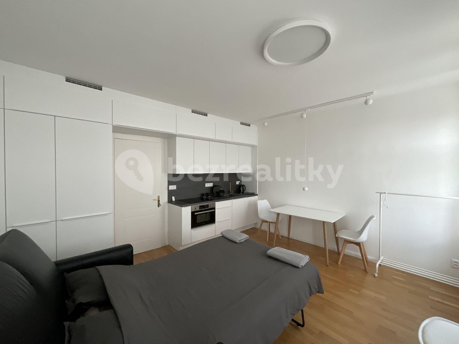 Prenájom bytu 1-izbový 27 m², Rubešova, Praha, Praha