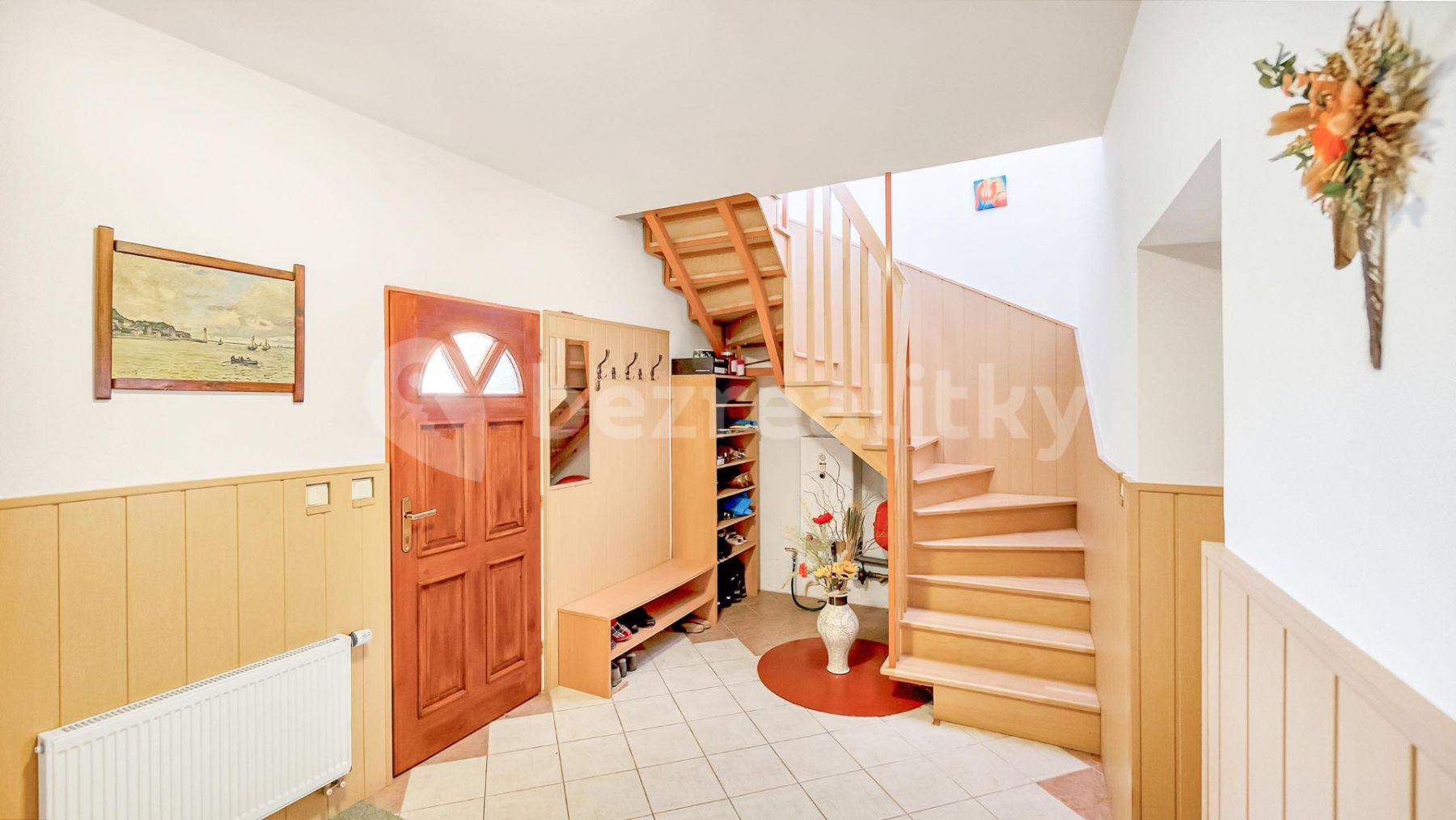 Predaj domu 250 m², pozemek 2.377 m², Kostelecká, Tišice, Středočeský kraj