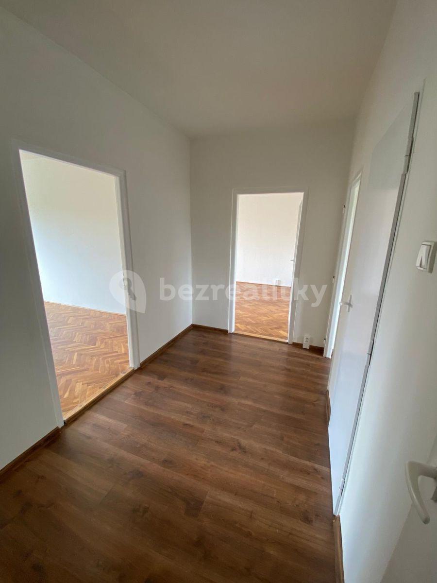 Prenájom bytu 3-izbový 76 m², Budovatelů, Karlovy Vary, Karlovarský kraj