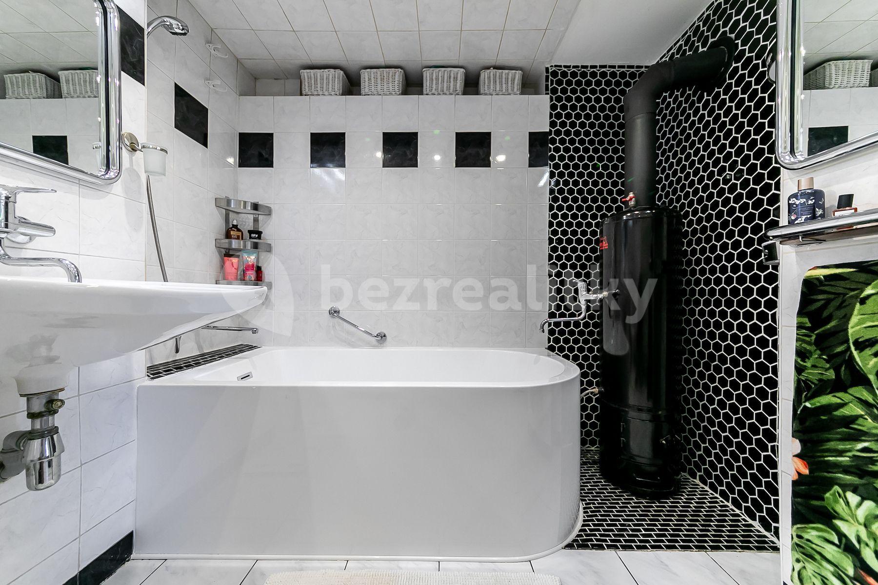 Predaj domu 253 m², pozemek 606 m², Pod Višňovkou, Praha, Praha